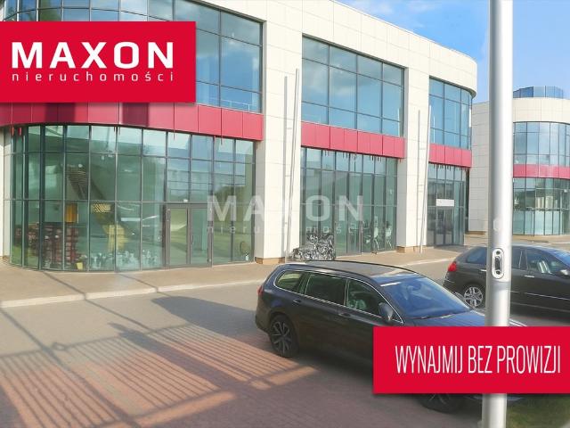 Na wynajem przestronny lokal 1050 m² w Sękocinie Nowym