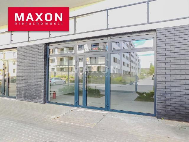 Na wynajem przestronny lokal 58 m² z dużymi witrynami w Warszawie