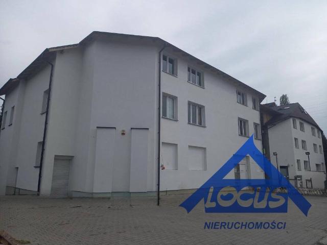 Na wynajem przestronna hala 360 m² z klimatyzacją i monitoringiem