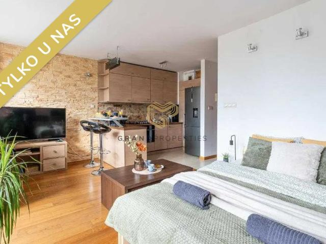 Na wynajem przestronne studio z balkonem 31 m² w Pradze Północ