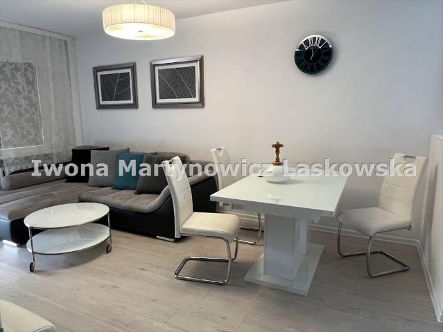 Na wynajem przestronne 2 pokojowe mieszkanie 54,5 m² w Lubinie