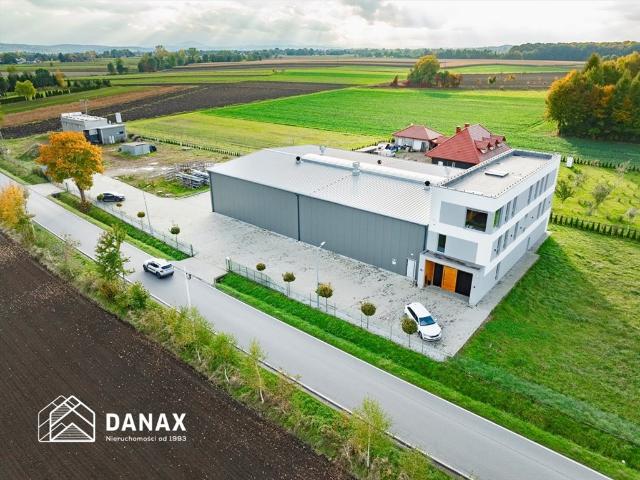Nowoczesna hala 1118 m² z biurem w Łężkowicach