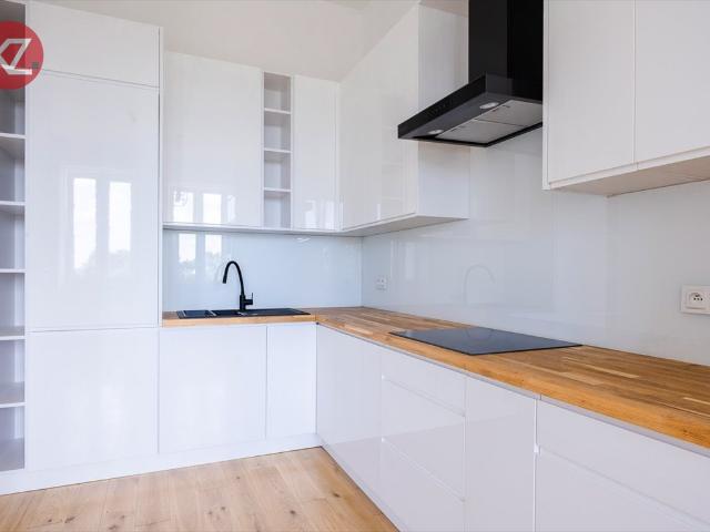 Na sprzedaż nowoczesne 87 m² dwupoziomowe mieszkanie z loggią