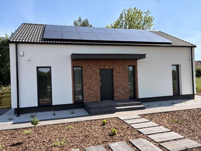 Na sprzedaż nowoczesny dom parterowy 80 m² z poddaszem w Gnieźnie