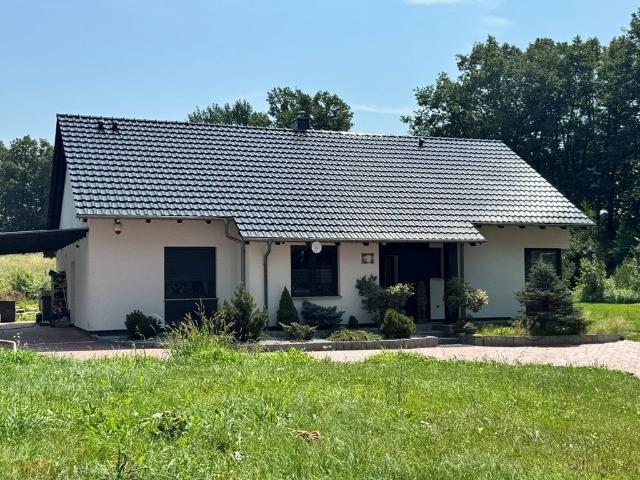 Na sprzedaż nowoczesny dom z prywatnym lasem 118 m² w Białogórze