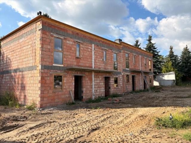 Na sprzedaż nowoczesny dom 75 m² z ogródkiem w Luboniu