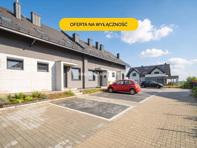 Na sprzedaż nowoczesny dom 84 m² z ogródkiem i 2 miejscami parkingowymi