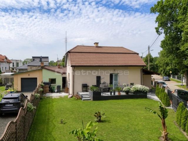 Na sprzedaż nowoczesny dom 87 m² w Puławach z dużym ogrodem