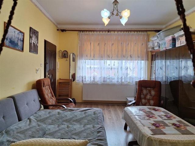 Na sprzedaż dwupoziomowe mieszkanie z niezależnymi lokalami w Darłowie