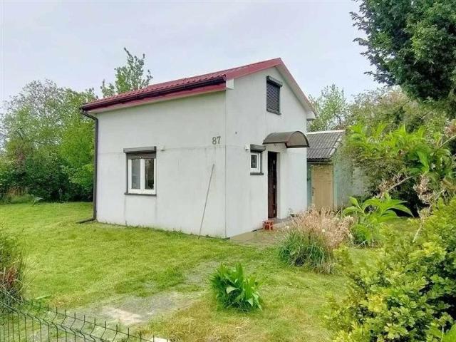 Na sprzedaż działka z domkiem ROD 35 m² blisko plaży w Darłowie