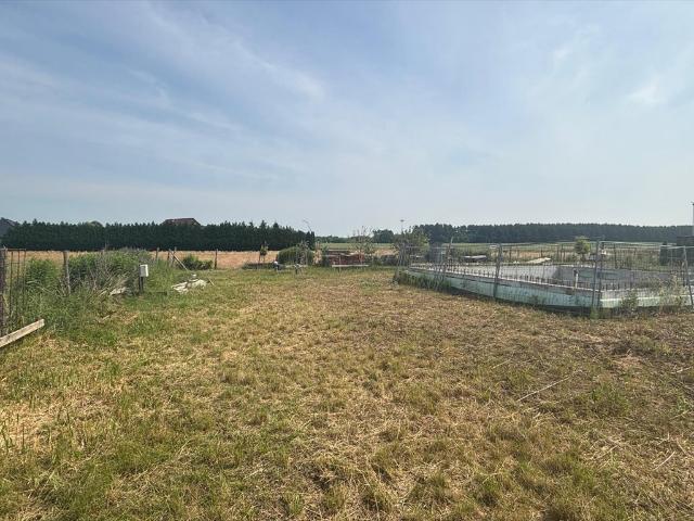 Na sprzedaż działka z rozpoczętą budową domu 124 m² w Oleśniczce