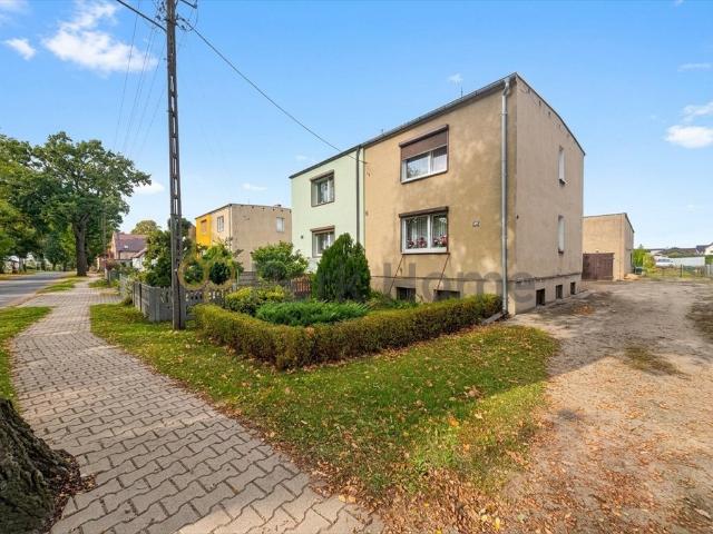 Na sprzedaż dom 86 m² z dużą działką i garażem w Mełpinie