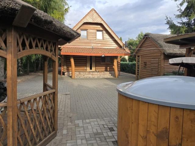 Na sprzedaż dom z bali 180 m² nad Jeziorem Gopło w Łuszczewie
