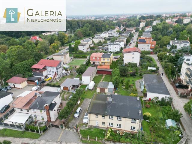 Na sprzedaż dom bliźniak 88 m² z potencjałem w Elblągu