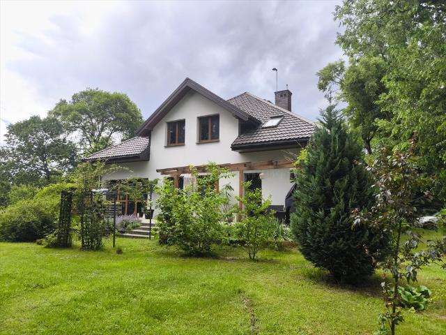 Na sprzedaż luksusowy dom 310 m² z oranżerią i garażem