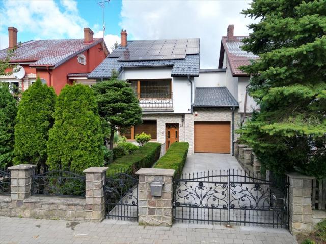 Zapraszam do eleganckiego domu 247 m² z fotowoltaiką w Słupsku