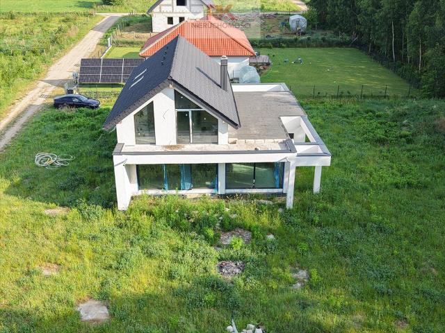 Na sprzedaż energooszczędny dom 272 m² z prywatnym lasem w Bartoszycach