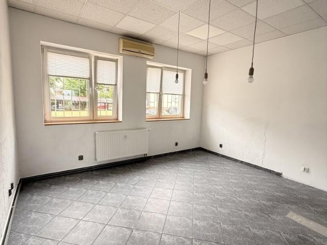 Na sprzedaż funkcjonalny lokal usługowy 32 m² w Szczecinie