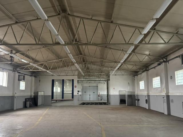 Na sprzedaż hala produkcyjno usługowa 727 m² przy DK 94