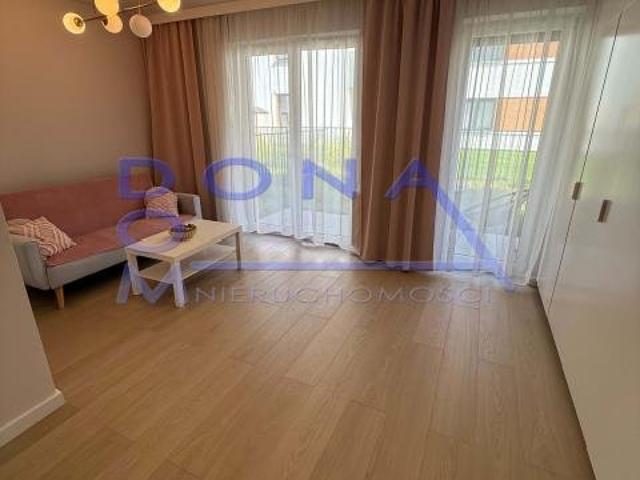 Na sprzedaż kawalerka 28 m² z prywatnym ogródkiem w Łodzi