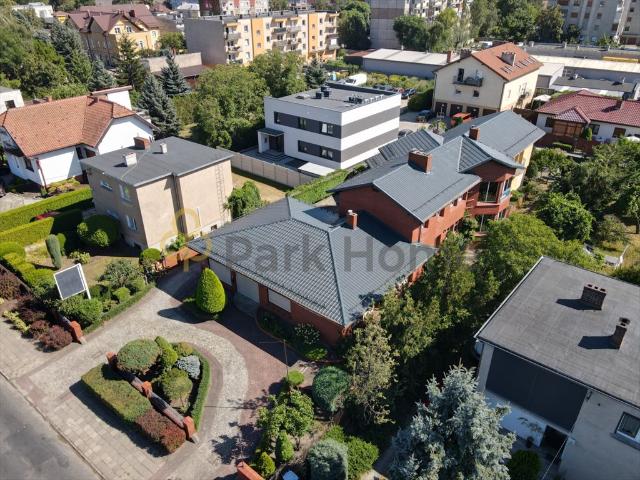 Na sprzedaż luksusowa rezydencja 449 m² z lokalem 100 m² w Lesznie