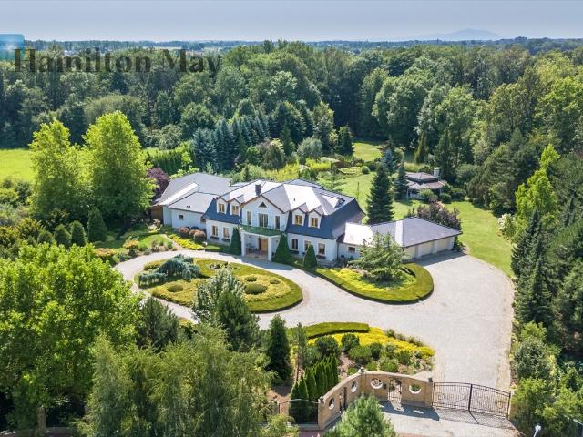 Na sprzedaż luksusowa rezydencja 754 m² w Krzeptowie