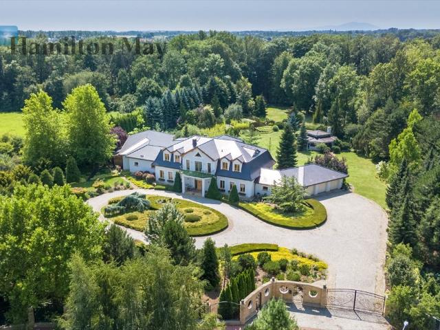 Na sprzedaż luksusowa rezydencja 754 m² w Krzeptowie