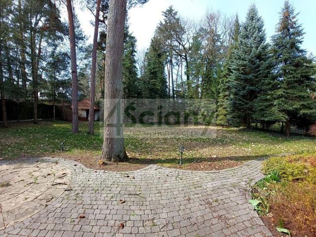 Na sprzedaż luksusowy dom 463 m² w Konstancinie Jeziornej
