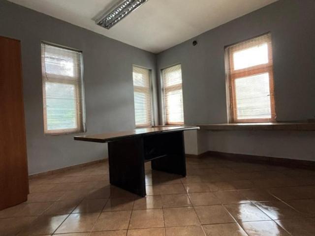 Na sprzedaż przestronny obiekt 350 m² z potencjałem w Wałbrzychu