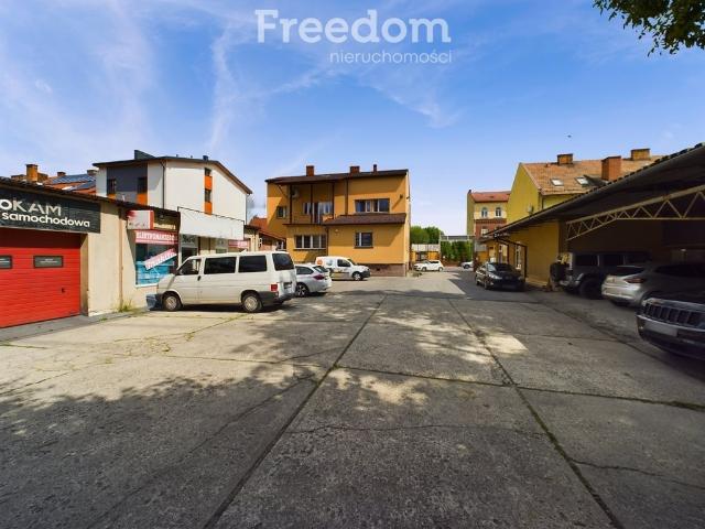 Na sprzedaż przestronny obiekt usługowo mieszkalny 487 m² w Wadowicach