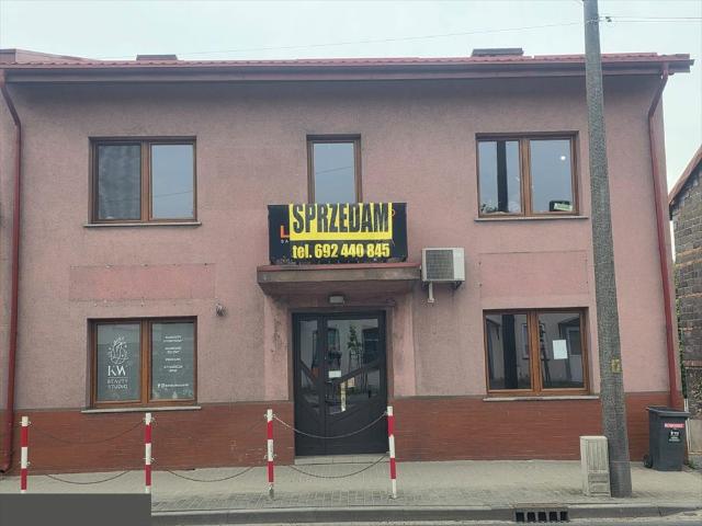 Na sprzedaż przestronny budynek 263 m² z parkingiem w Rudnikach