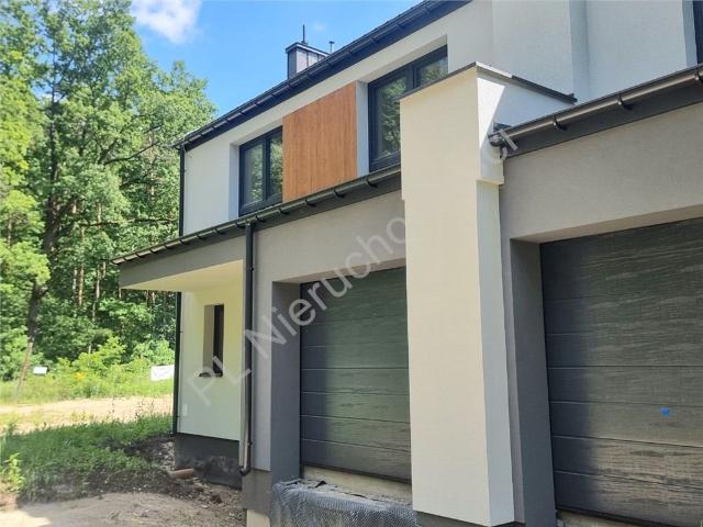 Na sprzedaż przestronny bliźniak 150 m² z ogrodem w Żółwinie