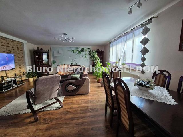 Na sprzedaż przestronny dom 160 m² z dużą działką i zielenią