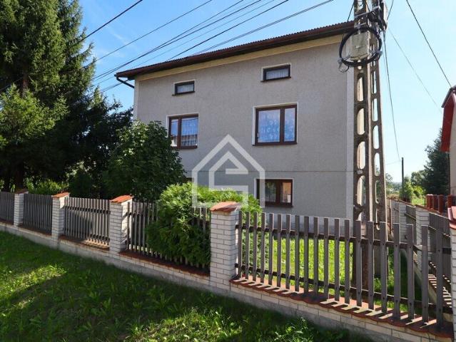 Na sprzedaż przestronny dom 170 m² w Rzezawie z garażem