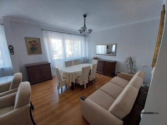 Na sprzedaż przestronny dom 170 m² z garażem w Kielcach
