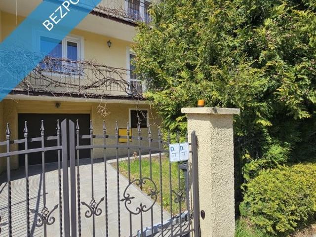 Na sprzedaż przestronny dom 180 m² z garażem i altaną