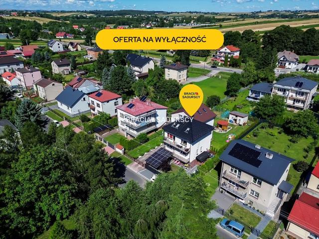 Na sprzedaż przestronny dom 212 m² z potencjałem inwestycyjnym