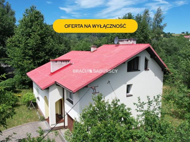 Na sprzedaż przestronny dom 234 m² z widokiem na Beskid Wyspowy