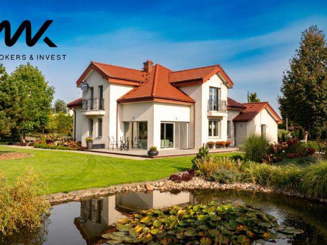 Na sprzedaż przestronny dom 265 m² z dużą działką w Biskupcu