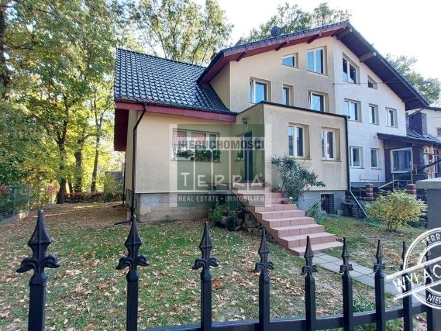 Na sprzedaż przestronny dom 278 m² w Zielonej Górze