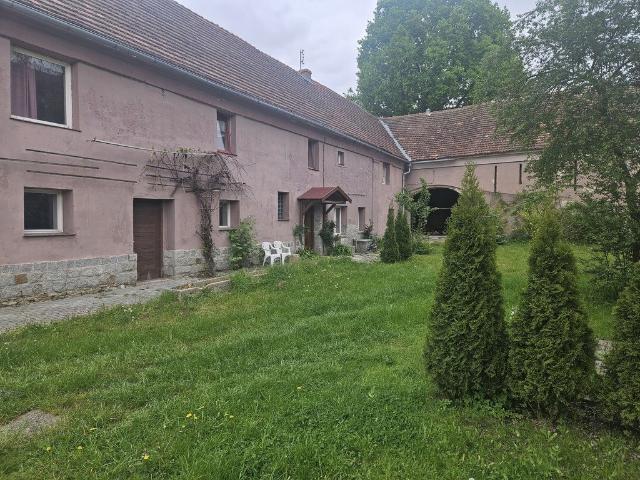 Na sprzedaż przestronny dom 285 m² z działką 1765 m² w Krukowie