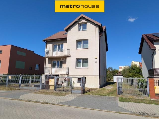 Na sprzedaż przestronny dom 288 m² z dużą działką 700 m² w Radomiu