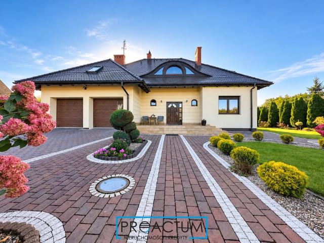Na sprzedaż przestronny dom 289 m² w Grabowcu