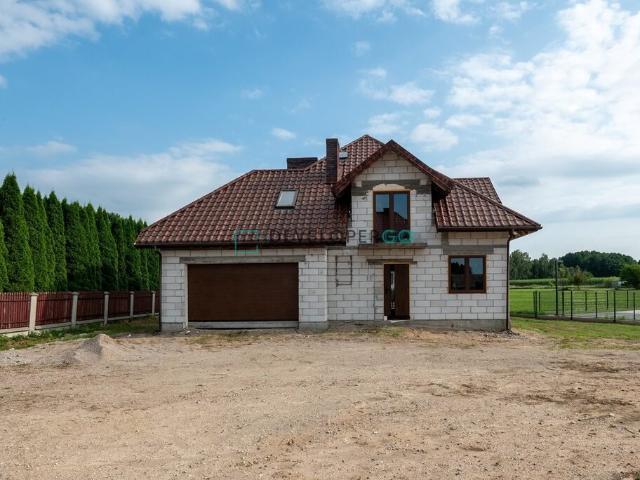 Przestronny dom 289 m² z garażem w Czerwinku
