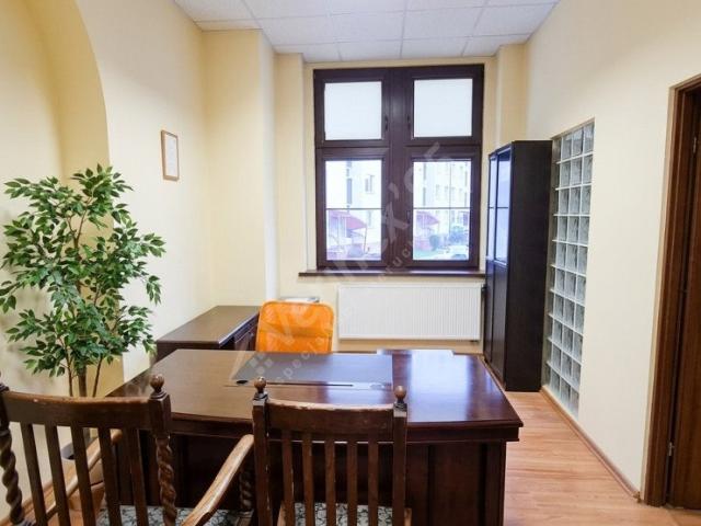 Na sprzedaż przestronny lokal biurowo usługowy 102,3 m² w Lubinie