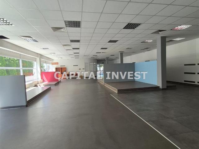 Na sprzedaż przestronny lokal handlowo usługowy 697 m² w Andrychowie