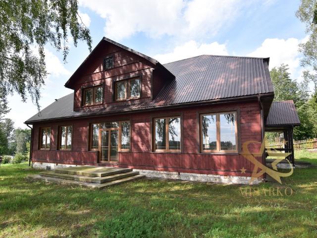 Na sprzedaż przestronna nieruchomość 350 m² w Krasnem z potencjałem
