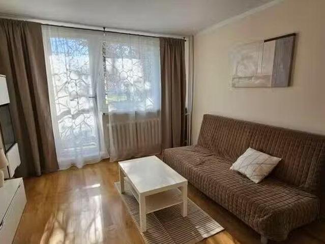 Na sprzedaż przestronna kawalerka 35,2 m² z balkonem w Chorzowie