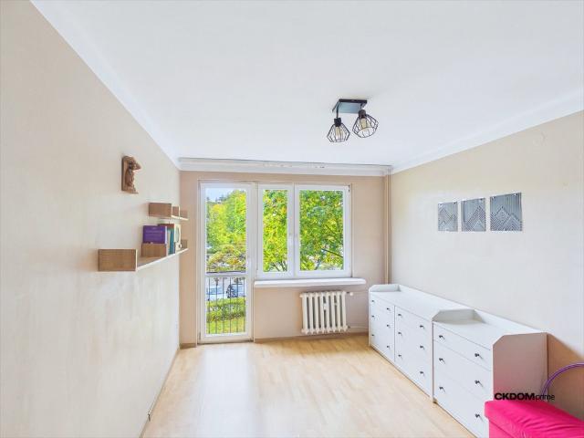 Na sprzedaż przestronne mieszkanie 2 pok. 38 m² w Ostrowcu