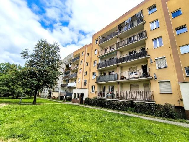 Na sprzedaż przestronne mieszkanie 34,6 m² z balkonem w Pieńsku